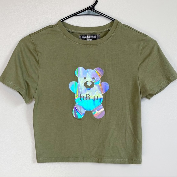 4/25$ Urban Outfitters Cropped Short Sleeve Top W Holographic Bear Medium - Picture 1 of 8